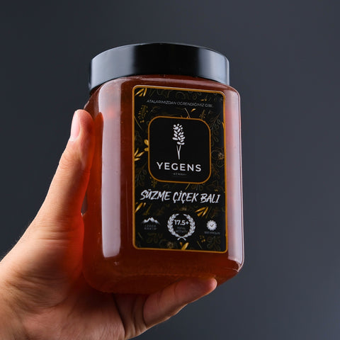 Yegens Doğal Süzme Çiçek Balı 1000 gr | TA17.5+ | 900 Prolin | Erzincan - Kemah | Hakiki Bal